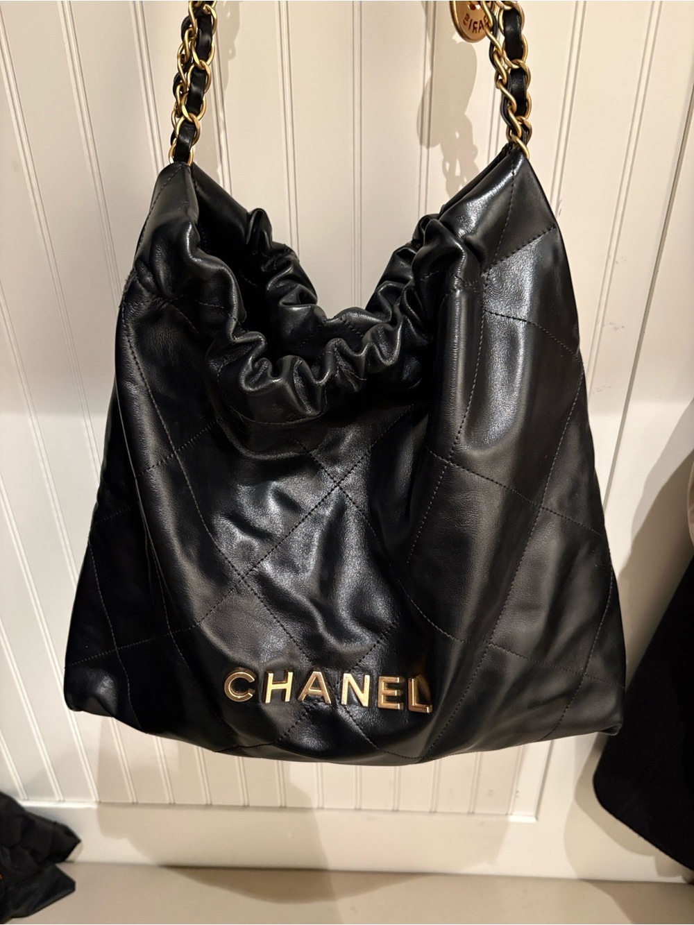 CHANEL Black Quilted Leather Shoulder Bag with Gold-Tone Logo - Picture 4 of 4
